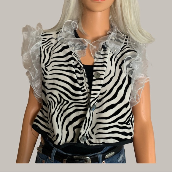 Zebra Print Ruffle Sleeve Blouse - Picture 9 of 16